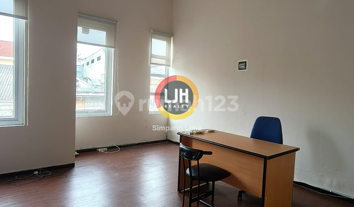 Dijual Ruko Strategis Cocok untuk Usaha atau Kantor 2