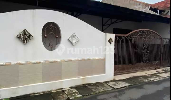 For Sale Ready-to-Occupy Flood-Free House in Seteran Semarang 1