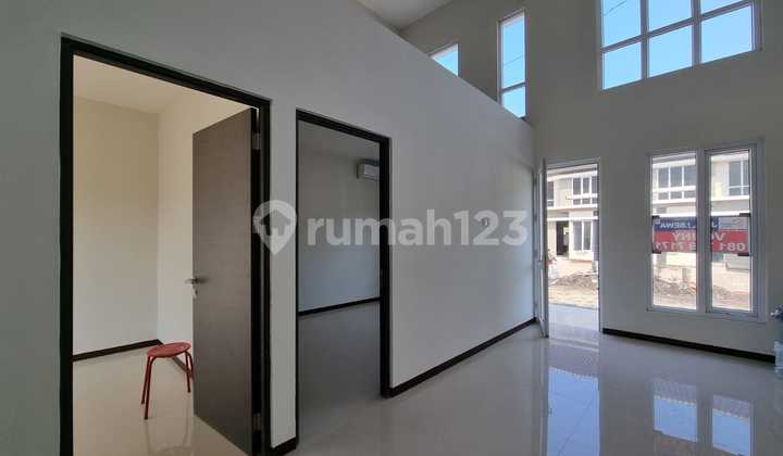 Rumah Tengah Kota Semarang Strategis Siap Pakai Dekat Mall The Park Disewakan di Madukoro Regency, Semarang Tengah (12.290-Aud) 1