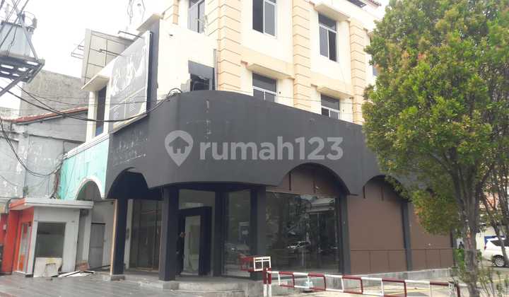 For Lease: Premium shop house in Kranggan, Semarang. 1
