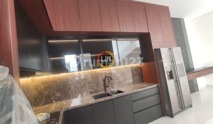 Disewakan Rumah Nyaman 3 Lantai di Area Tembalang 2