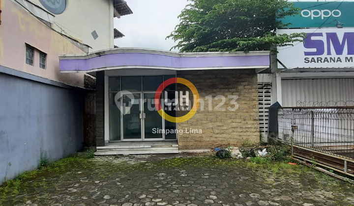 For Rent Shophouse on Main Road with Easy Access 2