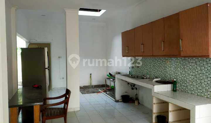 3-Storey Ready-to-Occupy Building House for Sale in Sentul City 2
