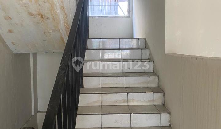 For Sale 3-Story Shophouse with Freehold Certificate, Strategic Location on Cipete Raya. 2