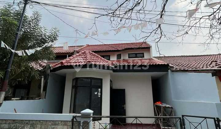 Quick Sale 2-Story House 4 Bedrooms, Strategic Location in Jatibening Kalimalang