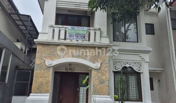 Affordable house for rent in The Green Cluster Banyan Ville BSD Tangerang