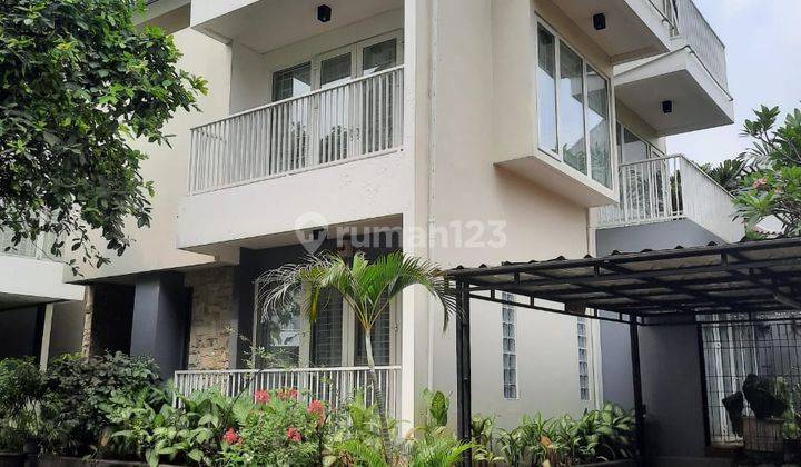 Rumah Cantik 4KT Semi Furnish Siap Huni di Mega Kuningan Jaksel 1