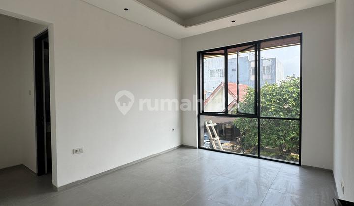 Dijual Rumah Modern Minimalis di Alam Sutera, Unit Baru Bangun Lokasi Nyaman Sangat Strategis