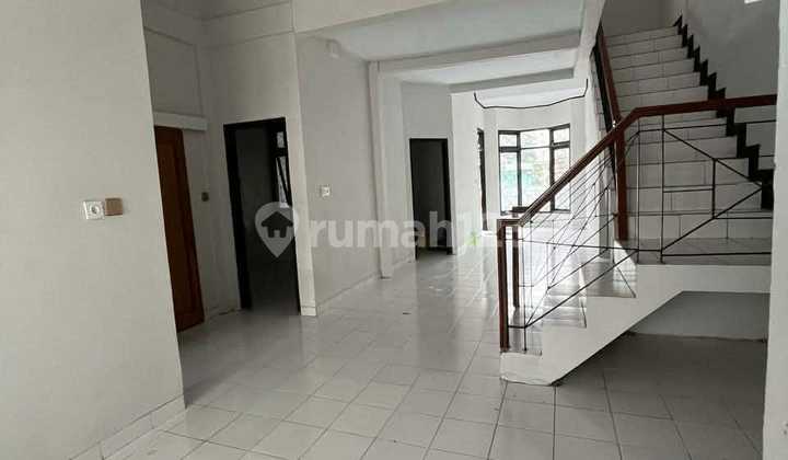 Quick Sale 2-Story House 4 Bedrooms, Strategic Location in Jatibening Kalimalang 2