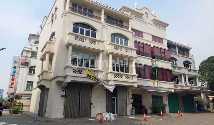 For Rent: Permata Senayan Connected Shop House (4.5 Floors) Furnished in Patal Senayan, South Jakarta