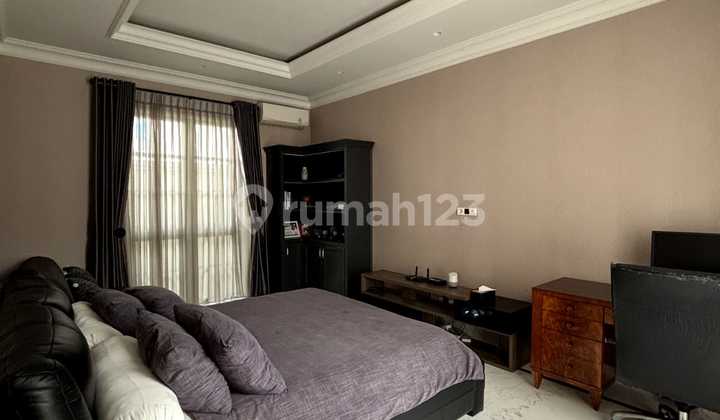 For Sale Luxury 3-Storey House in Phg (Pondok Hijau Golf), Gading Serpong - Fully Furnished. 2