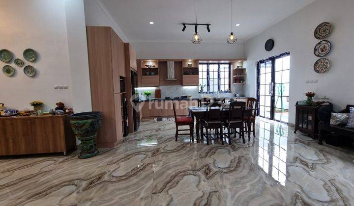 Disewakan Rumah Bagus Semi Furnished Kompleks Arco Sawangan, Depok 2