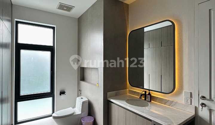 Rumah Brand New Tipe Classic 3 Lantai Semi Furnished Di Sutera Amarylis - Alam Sutera 2