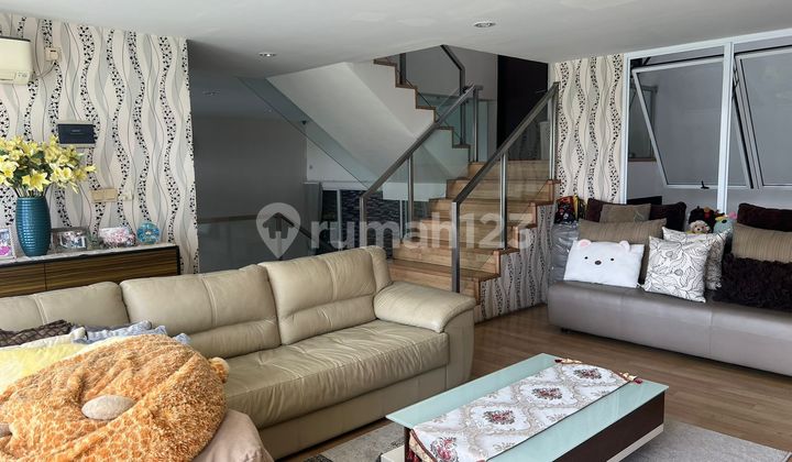 Dijual Rumah 3 Lantai SHM Bagus Siap Huni di Citra Garden 6 Jakarta Barat