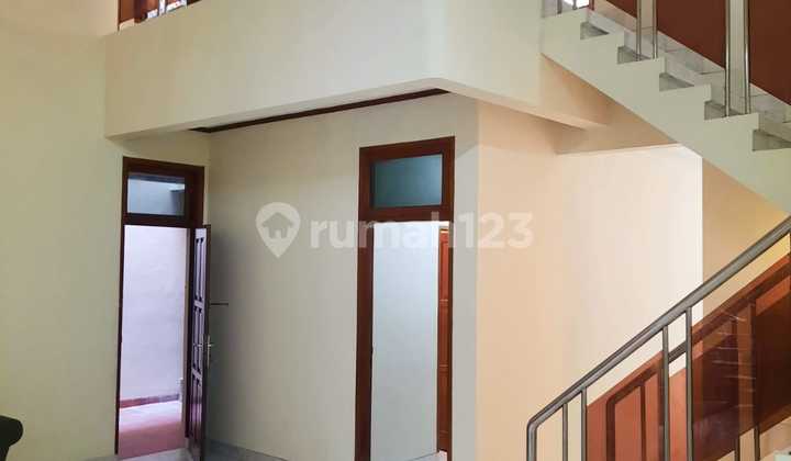 Dijual Rumah Mewah 2 Lantaii Kebayoran Lama Jakarta Selatan