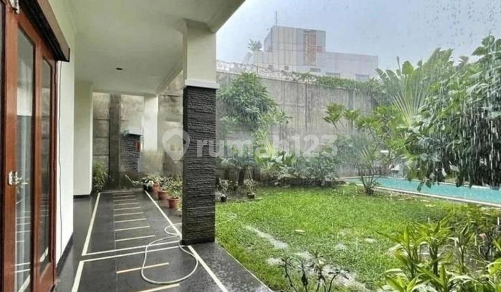 Rumah Mewah SHM Bentuk Tanah Kotak di Jl. Mendut Menteng 2
