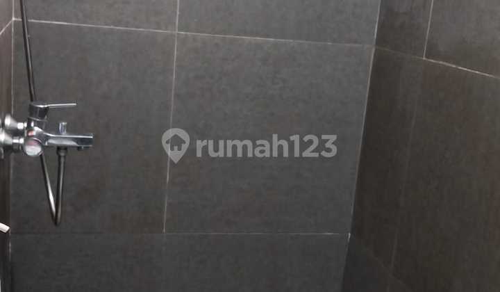 Rumah 2 Lantai (5x11) Semi Furnished SHM Di Metland Puri, Jakarta Barat 2