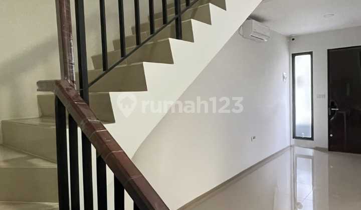Dijual Rumah ⁠Non-Furnished Siap Huni di Perumahan Serpong Jaya 2