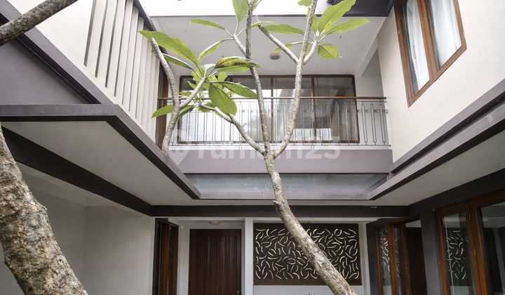 For Sale Nice 2-Story East-Facing Flood-Free House in Cluster Versailles Residence, BSD City 2