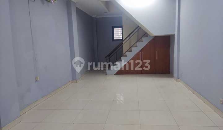 Disewakan Ruko Fatmawati  3 1/2  Lantai Siap Pakai