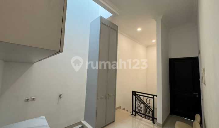 Dijual Rumah 2 Lantai Full Furnished di Gading Serpong 2
