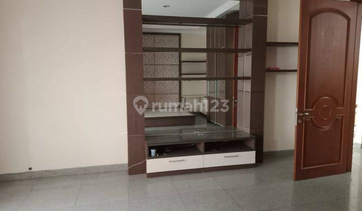 Disewakan Rumah Mewah 10x20 Siap Huni di Permata Buana Kembangan Jakbar 2
