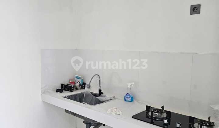 Dijual Rumah Baru Konsep Modern Tropical di Kawasan Strategis BSD Griya Loka Tangerang 2