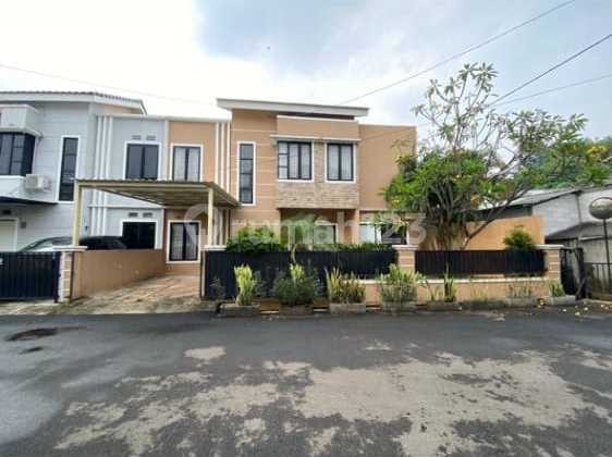 Rumah 2 Lantai Lokasi Strategis di Griya Bintaro Estate, Ciputat Tangerang Rumah 2 Lantai Lokasi Strategis di Griya Bintaro Estate, Ciputat Tangerang