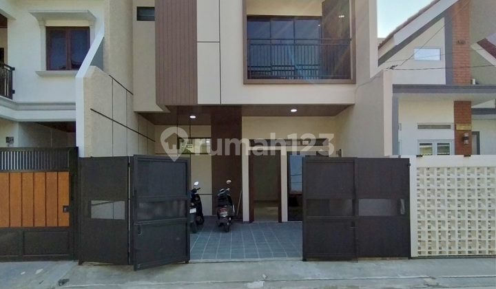 For Immediate Sale - Newly Renovated Ready-to-Occupy House in Duta Harapan Area, North Bekasi City For Immediate Sale - Newly Renovated Ready-to-Occupy House in Duta Harapan Area, North Bekasi City
