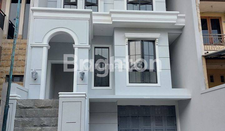 4M an rumah baru Gress 3  lantai modern American style graha famili Surabaya Barat dekat Pakuwon mall, HR Muhammad dan tol satelit 1