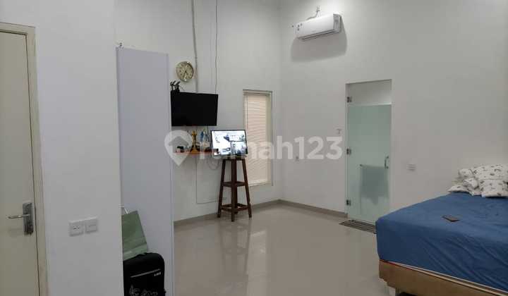 Rumah Furnish Lengkap Kolam Renang Di Tengah Kota Surabaya 2