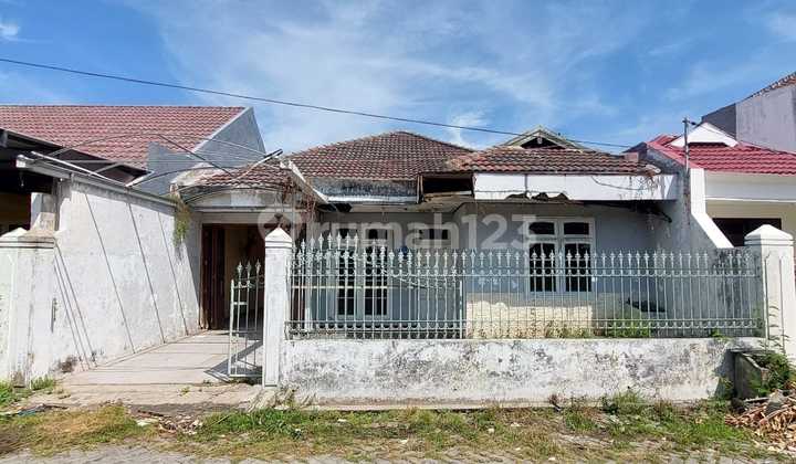 Strategic East Klampis Semolo Near Klampis Semolo Campus