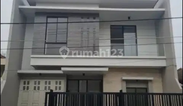Manyar Kerta Adi Rumah Baru 2 Lantai Bergaya Minimalis.modern