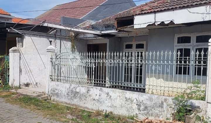 Strategic East Klampis Semolo Near Klampis Semolo Campus 2