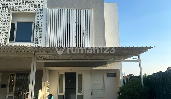 Rumah 2 Lantai Siap Huni Dian Istana Cluster Oasis