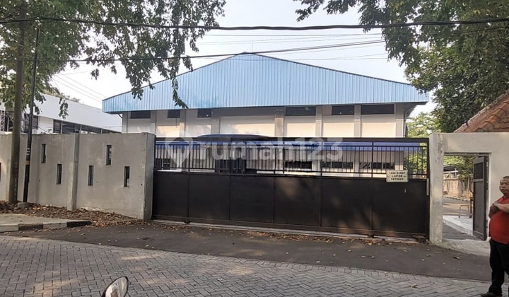 Land and 2-Story Building Ready for Use in Rungkut Industrial Area Land and 2-Story Building Ready for Use in Rungkut Industrial Area