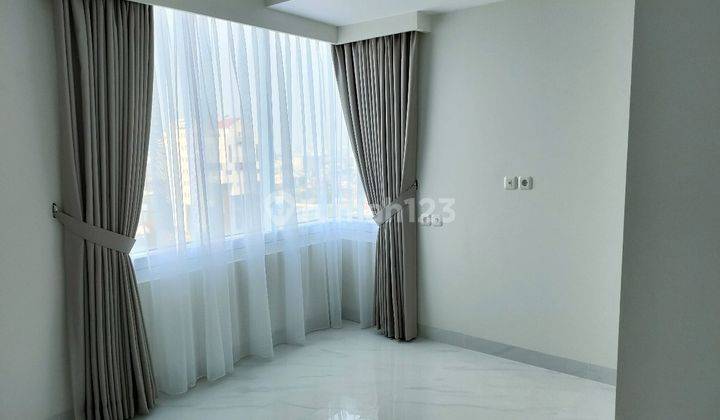 Grab It Fast Renovated 2 BR Apartemen Condominium Taman Anggrek  2