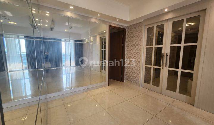 Full Renov 3 BR Semi Furnished Apartemen Taman Anggrek Residence 1