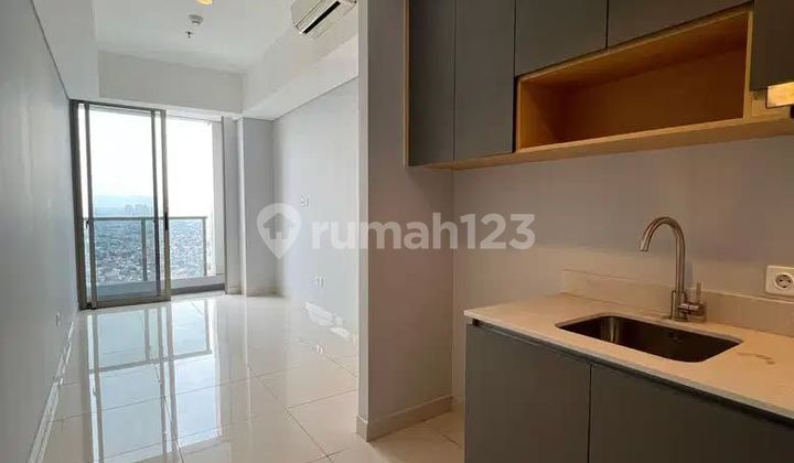 FOR RENT SEMI FURNISHED 2 BR APARTEMEN TAMAN ANGGREK RESIDENCES 1