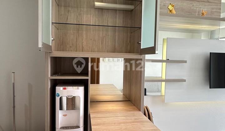 SIap Huni Cozy Living 2 BR Apartemen Taman Anggrekr Residences
