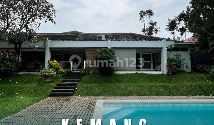 RUMAH CANTIK 1 LANTAI KEMANG LOKASI TENANG DAN NYAMAN, TAMAN LUAS