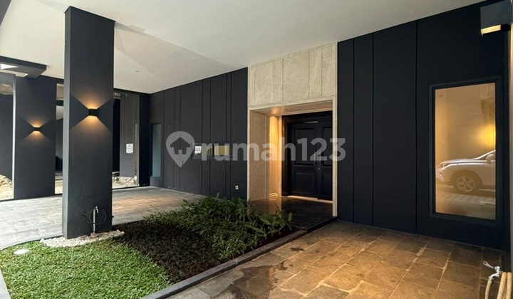 Compact Modern House 4 BR Permata Hijau Jakarta Selatan  2