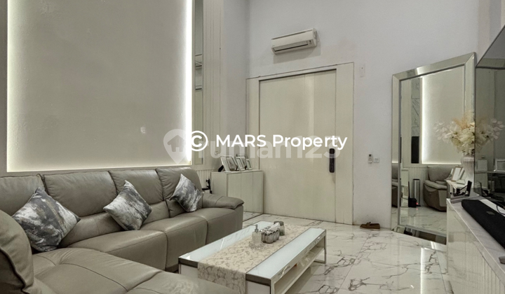 MODERN MINIMALIST HOUSE CILANDAK 2 RUMAH GANDENG 2