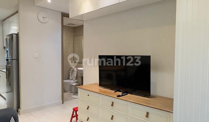 Homey Vibes 2 Bedroom Apartemen Taman Anggrek Residence