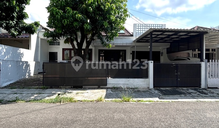 FOR SALE PONDOK INDAH JAKSEL RUMAH TERAWAT 1,5 LANTAI SIAP HUNI