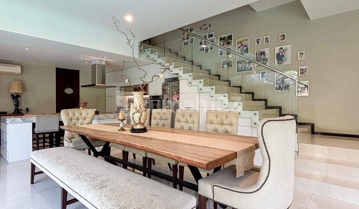 VETERAN HOUSE BINTARO, LARGE TOWNHOUSE, WIDE STREET, WELL-MAINTAINED BUILDING 2