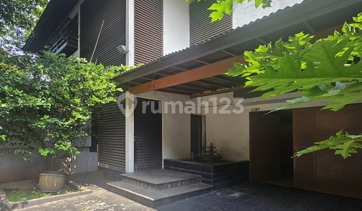 RUMAH TERAWAT POSISI HOOK