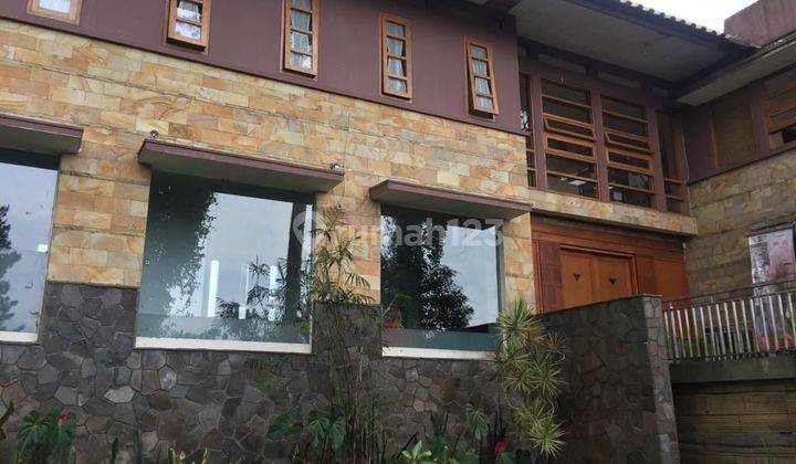 Dijual Cepat Rumah 3 Lantai SHM Kondisi Bagus 1