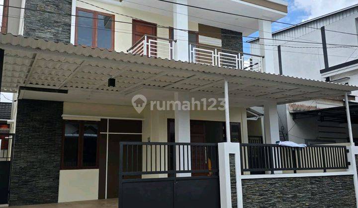 Rumah Mewah Dua Lantai, Siap Huni Lokasi Strategis Pusat Kota Di Perdana. Pontianak 1