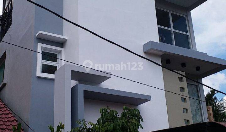 Rumah mewah siap huni dan beberapa bonus perabotannya di Purnama 1